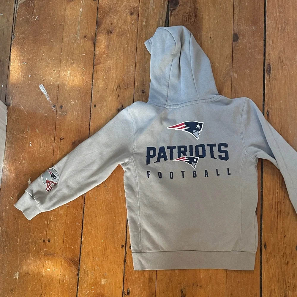 Gray Patriots Hoodie - Picture 2 of 4